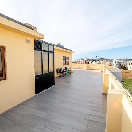 Daire Peaceful Penthouse 3 Bed With Views - By Hostmt St. Paul's Bay