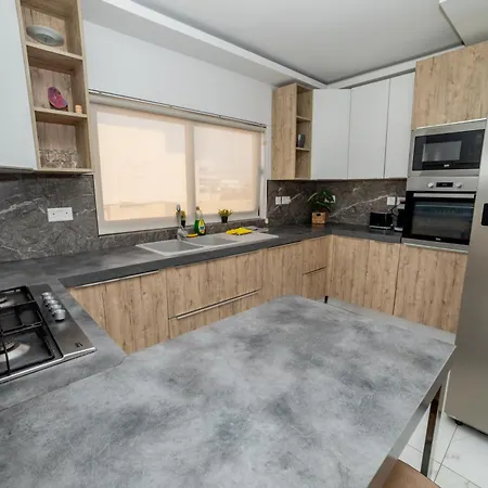 Peaceful Penthouse 3 Bed With Views - By Hostmt Daire St. Paul's Bay