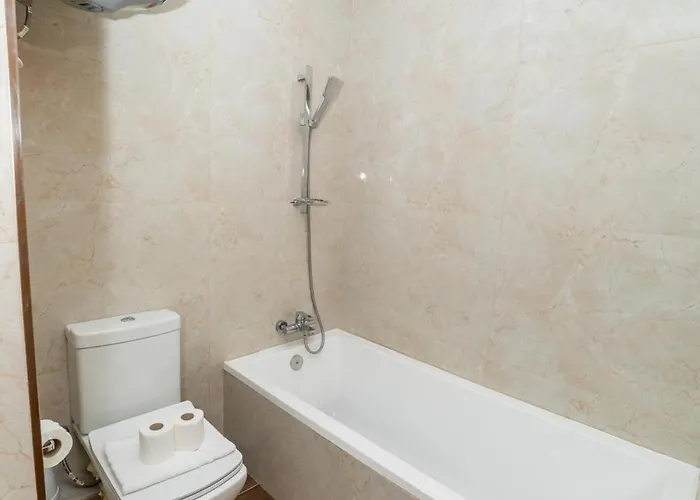 Peaceful Penthouse 3 Bed With Views - By Hostmt San Pawl il-Baħar