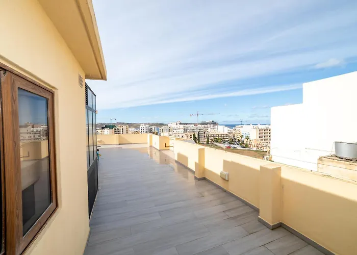 Apartman Peaceful Penthouse 3 Bed With Views - By Hostmt