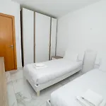 Apartman Peaceful Penthouse 3 Bed With Views - By Hostmt *