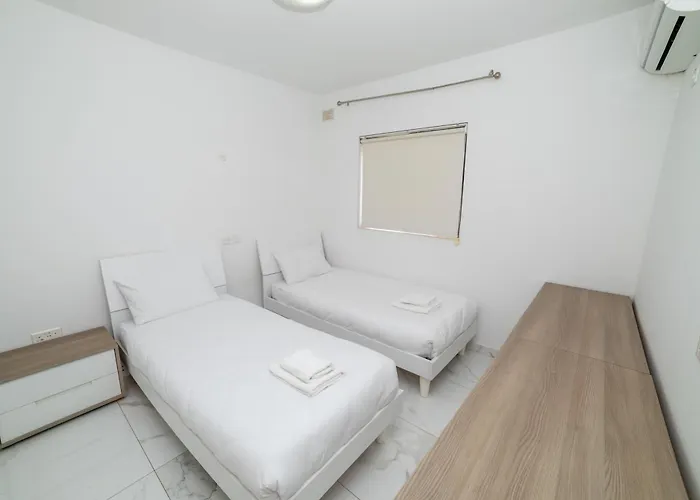 公寓 Peaceful Penthouse 3 Bed With Views - By Hostmt *